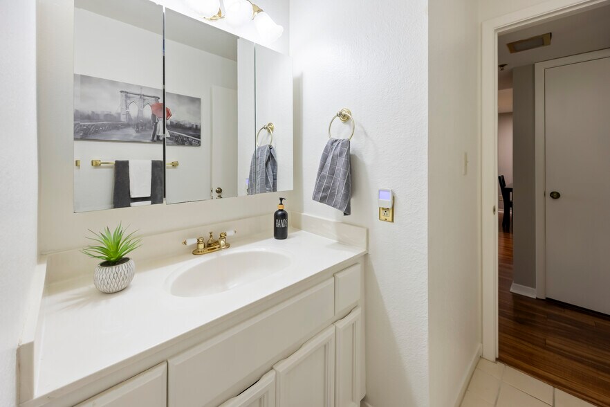 Building Photo - 198 Oriole Cir