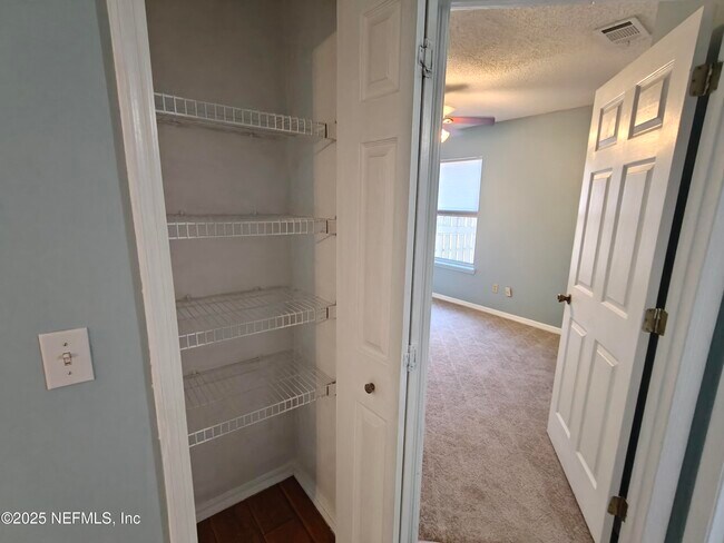 Building Photo - 8971 Rockpond Meadows Dr