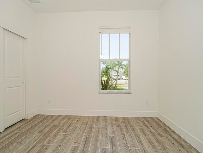 Building Photo - 11551 SW Viridian Blvd
