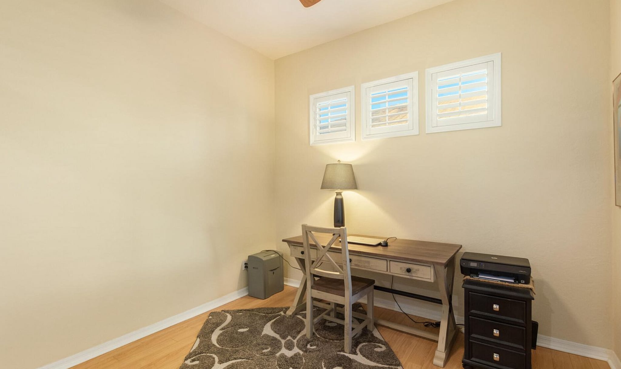 Building Photo - 892 W Raven Dr