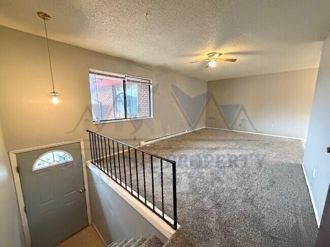 Building Photo - 714 Downey St