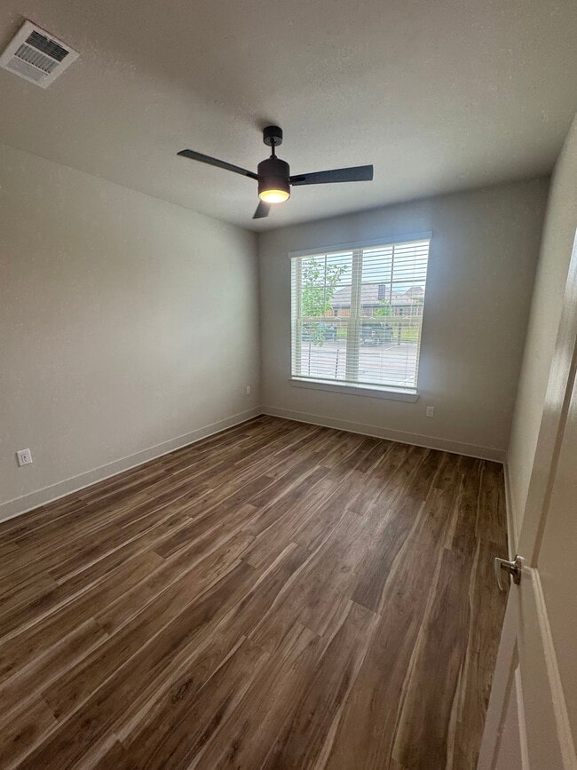 Building Photo - 1620 Everitt Trail