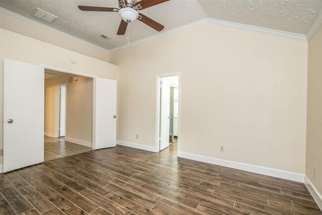 Building Photo - 5434 Garden Village Dr