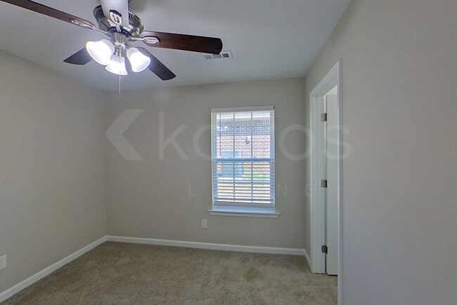 Building Photo - 724 Park Ln