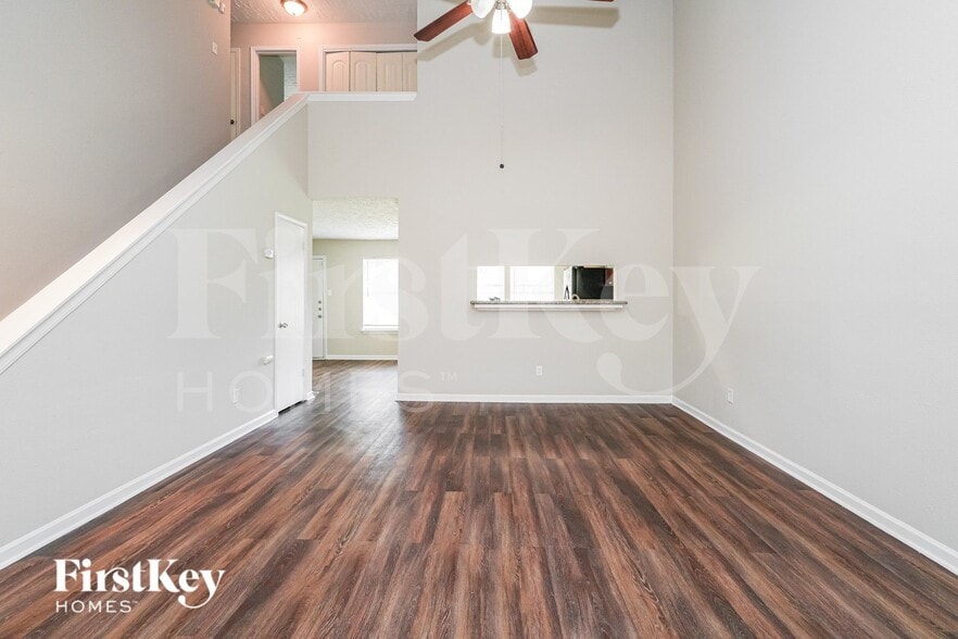 Building Photo - 16826 Rockstone