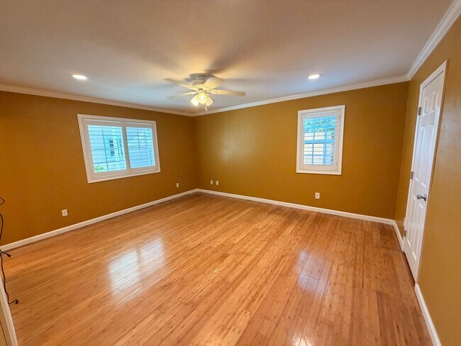 Building Photo - Unbelievable 4 Bed, 4 Bath House For Rent In Buena Park-Must See To Appreciate!