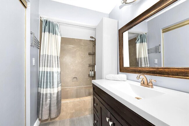 Building Photo - 9355 SW 8th St