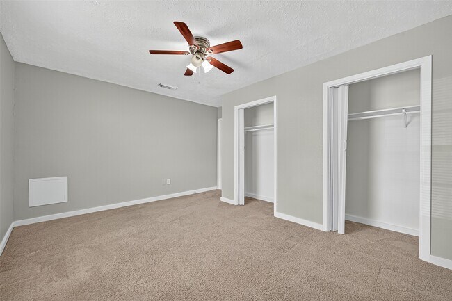 Building Photo - 10402 Gulfstream Ln