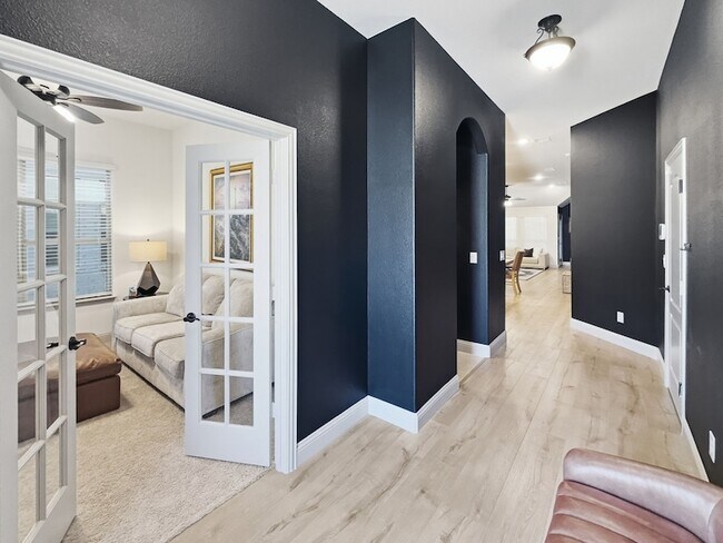 Building Photo - 1248 Starlight Ave