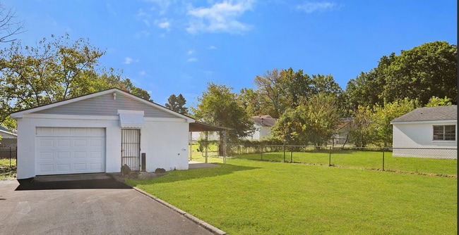 Building Photo - 3 bedroom 1 bath house for rent near Iroqu...