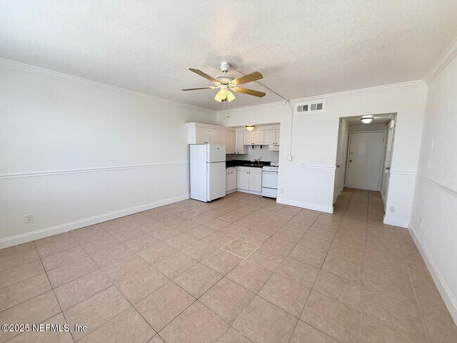 Building Photo - 311 W Ashley St