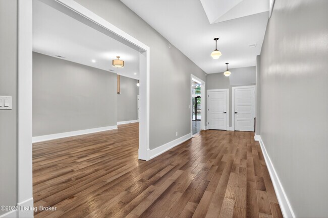 Building Photo - 1529 W Market St