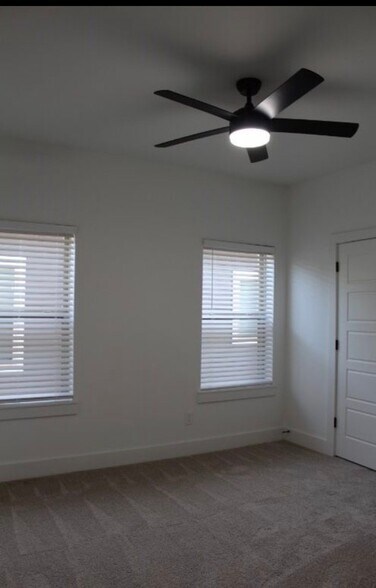 Building Photo - 1630 Davis Ave