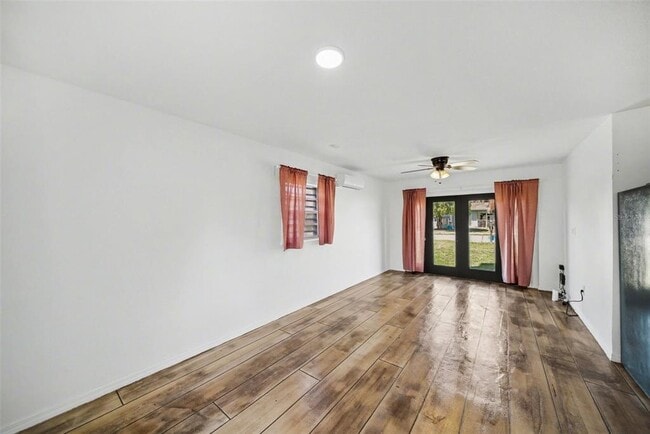 Building Photo - 38250 13th Ave