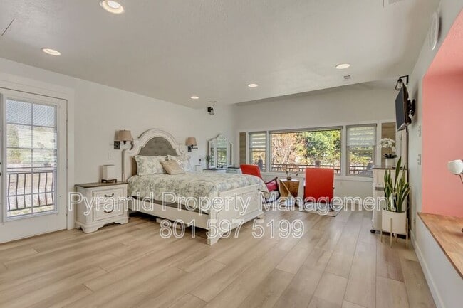 Building Photo - 10971 Cindy Cir