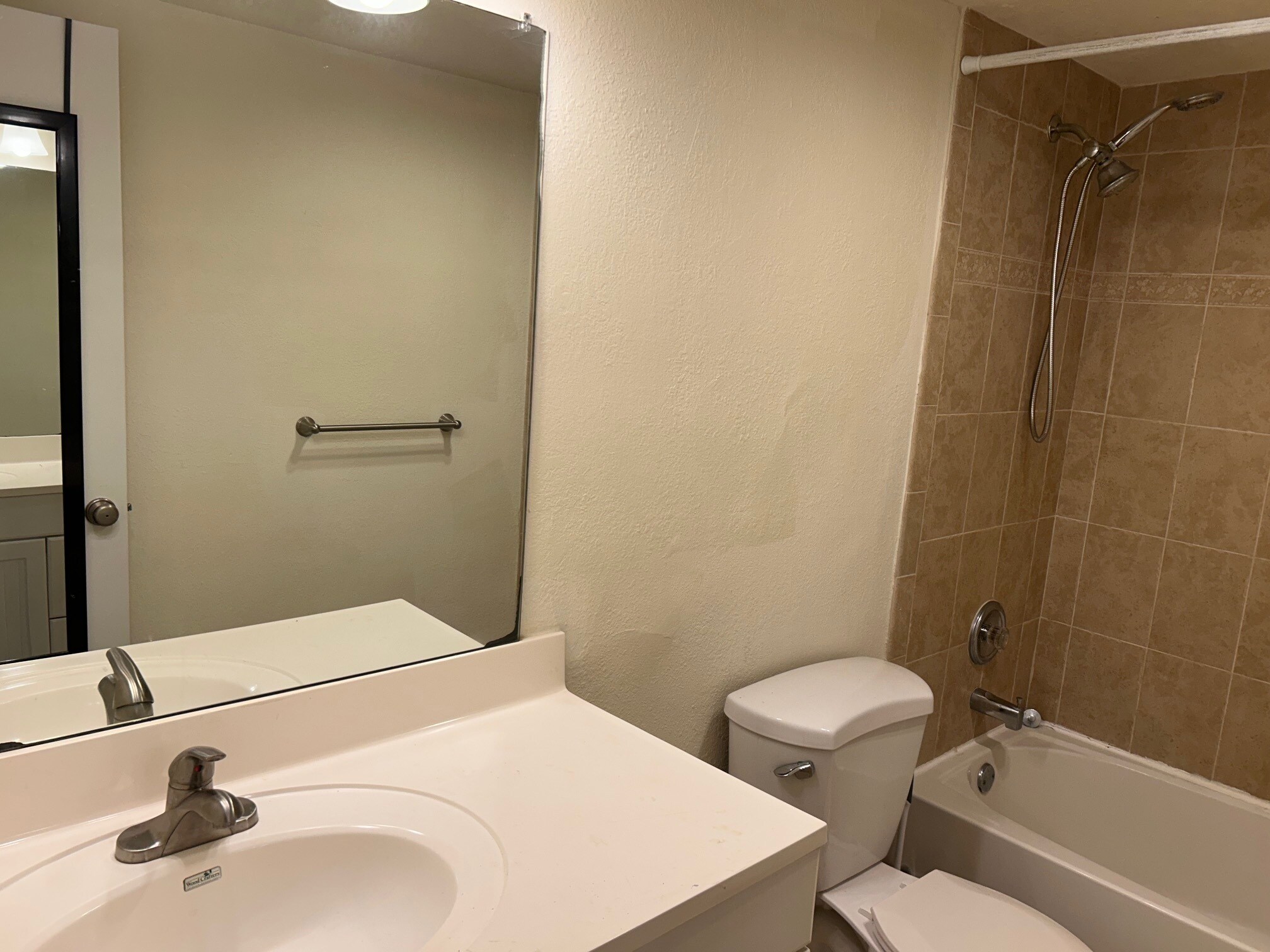 Building Photo - 2190 SE 5th St