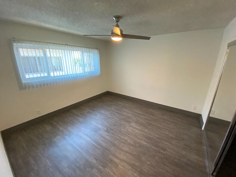 Building Photo - 3611 Mentone Ave