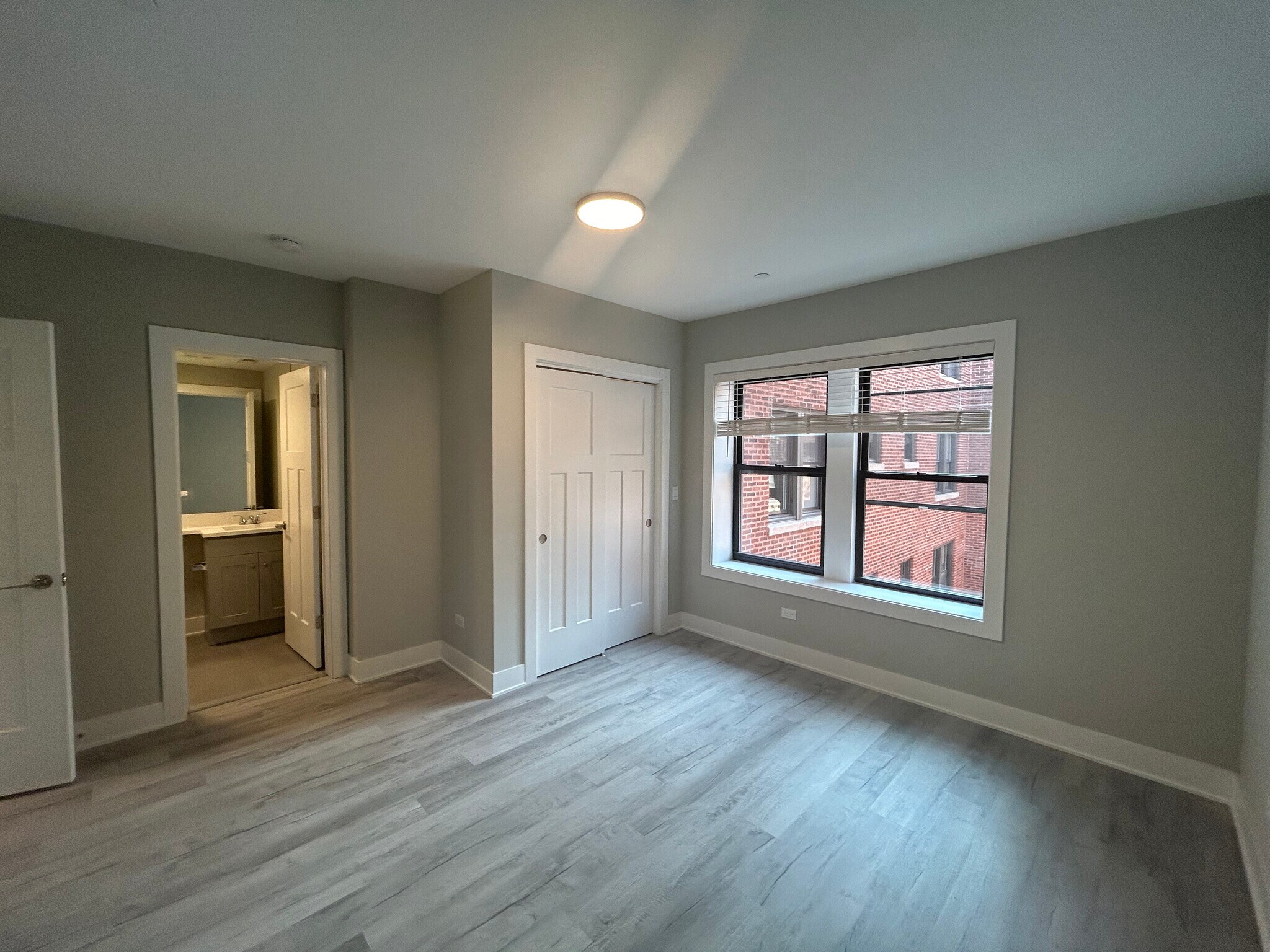 Building Photo - 1131 Oak Ave