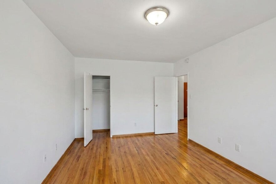 Building Photo - 4200 Cathedral Ave NW