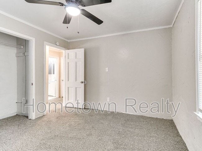 Building Photo - 220 E Jacobs Dr