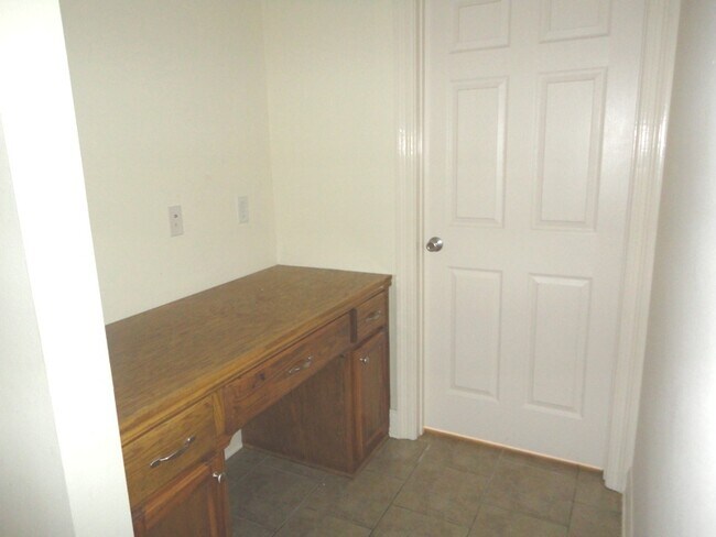 Building Photo - Shenandoah area 3BR/2BA house with dbl garage