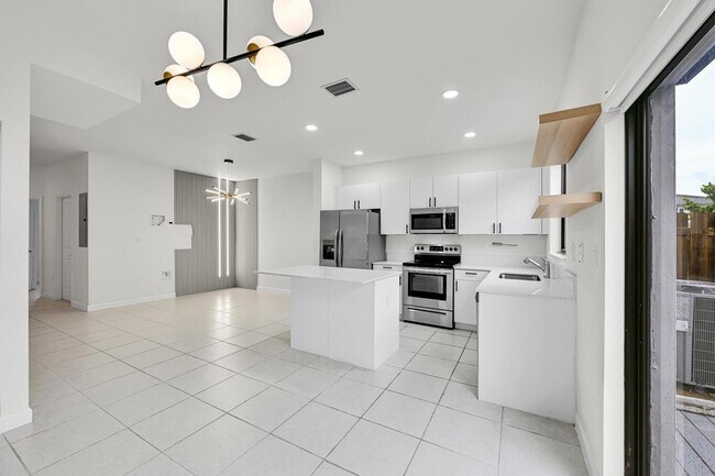 Building Photo - 13234 SW 285th St