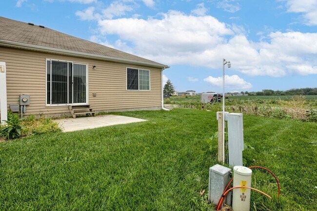 Building Photo - 2644-48 W Timberlake Dr