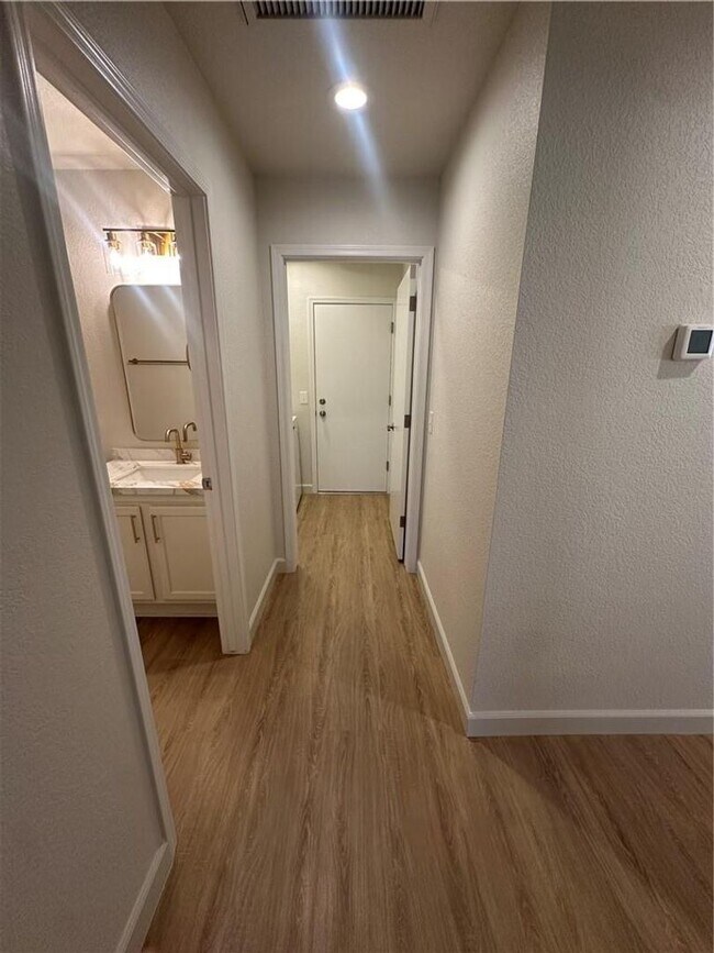 Building Photo - Summerlin 55+ Active Resort!!  Country Clu...