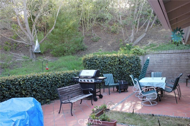 Building Photo - 2205 Via Tabara