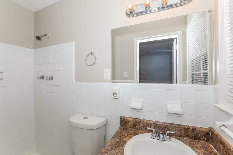Building Photo - 7487 Grayson Dr