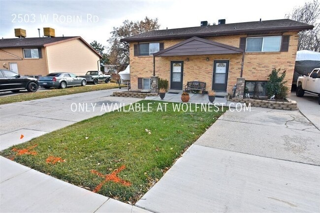 Building Photo - Amazing 3 Bed West Valley Unit!