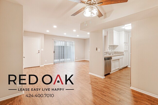 Building Photo - 13444 Moorpark St