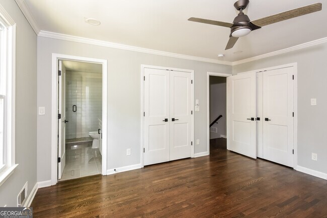 Building Photo - 2730 Cedarbrook Dr