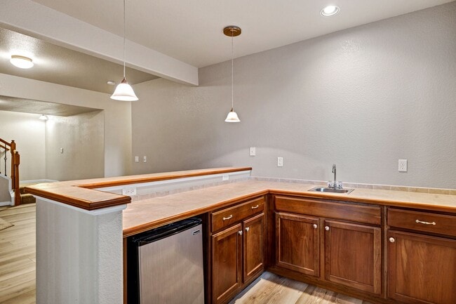 Building Photo - LUXURY PATIO HOME IN DISTRICT 20 SHOWING B...