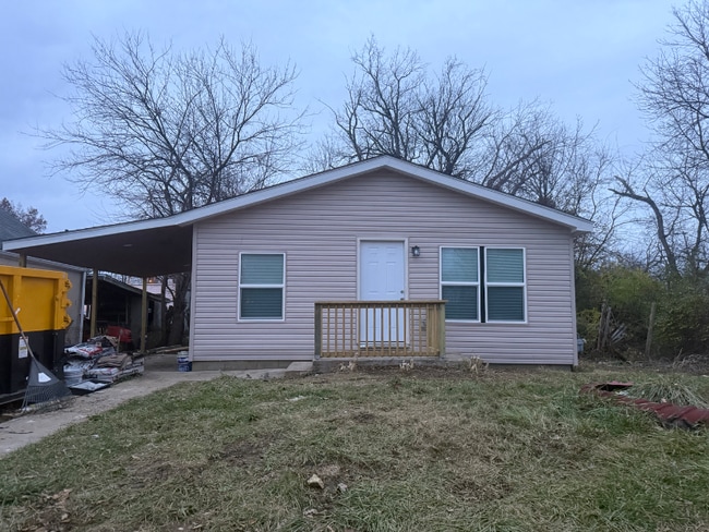 Building Photo - 3568 3rd Ave