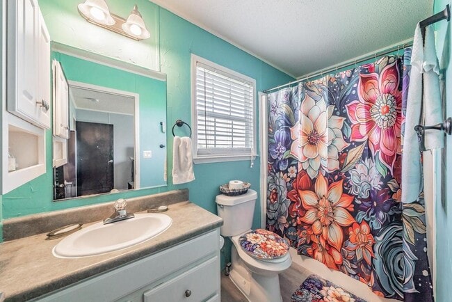 Building Photo - 4055 Victor Blvd