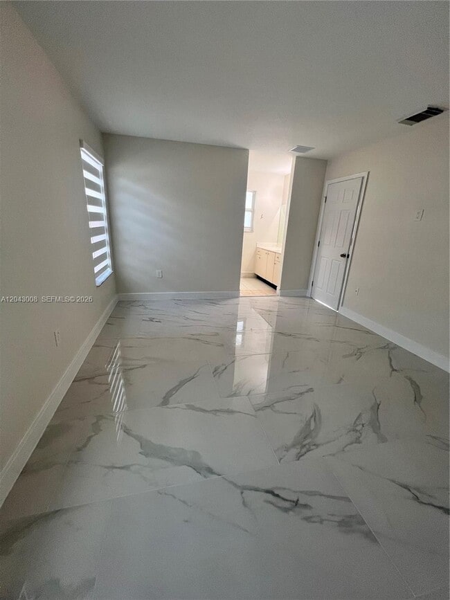 Building Photo - 20613 SW 93rd Ave