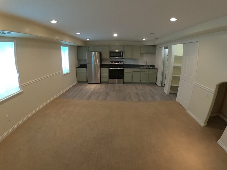 Building Photo - 5337 W Mountain Hill Dr