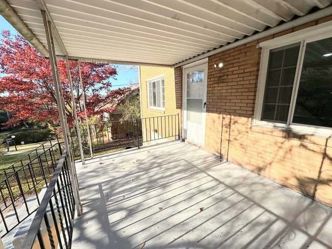 Building Photo - 1607 Girard Ave