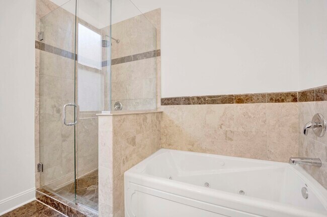 Building Photo - 2736 W Belmont Ave