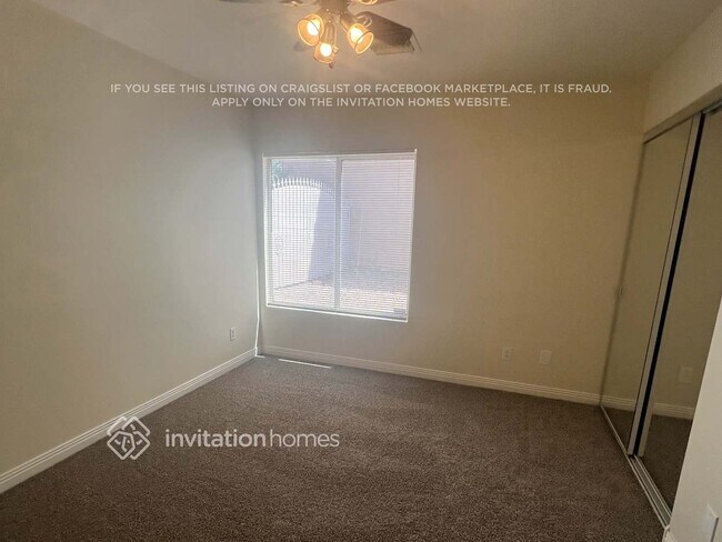 Building Photo - 280 Plaza Carmelina Ct