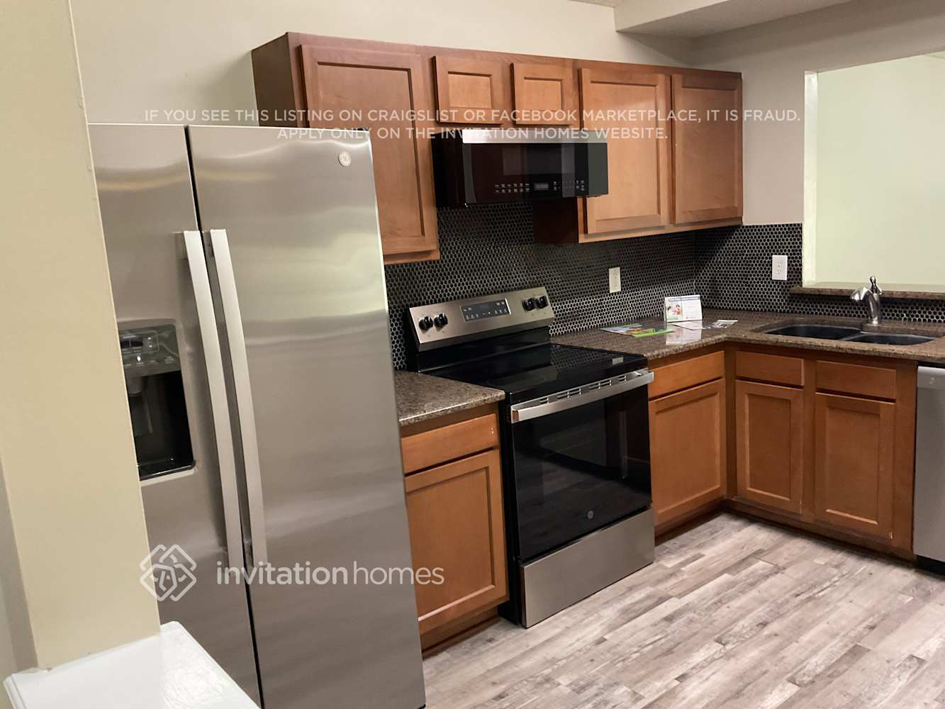 Building Photo - 2999 Mikris Dr E