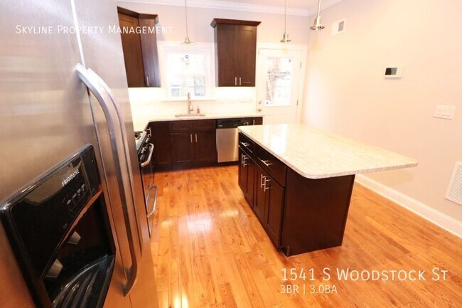 Building Photo - 1541 S Woodstock St