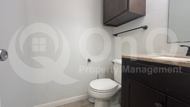 Building Photo - 905 Cedar Creek Dr