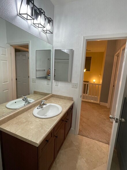 Shared Bath for Bedrooms 1 and 2 - 1272 Figuero Way