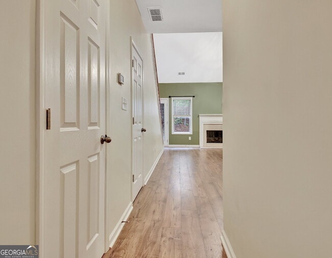 Building Photo - 113 Macalester Dr