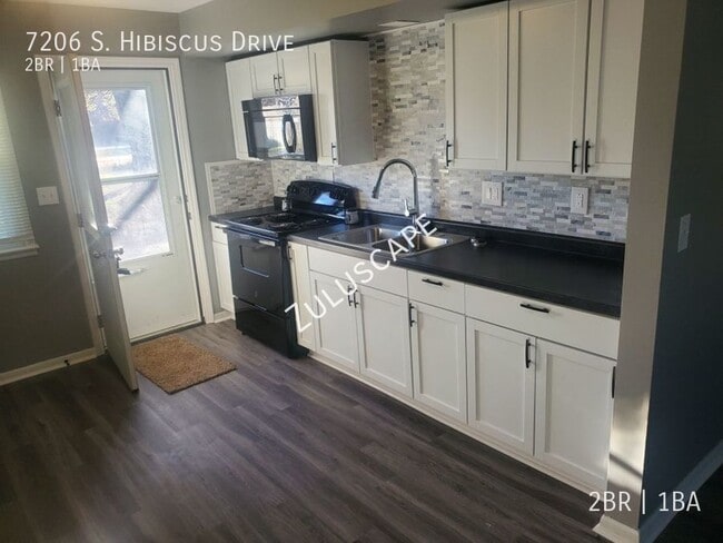 Building Photo - 7206 S Hibiscus Dr