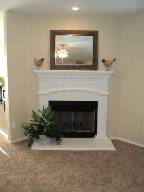 Building Photo - Fort Worth 3/2/2 Open living area