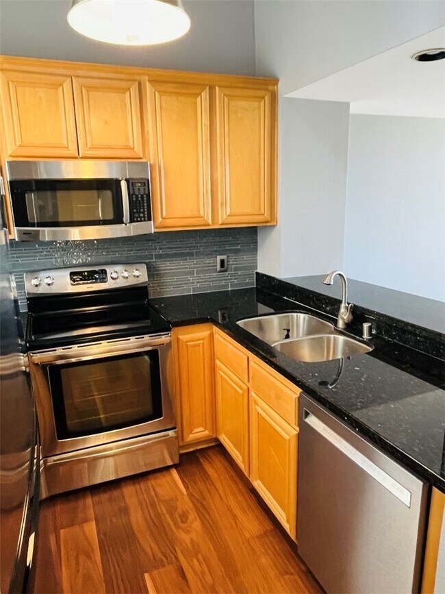Building Photo - 20191 Cape Coral Ln