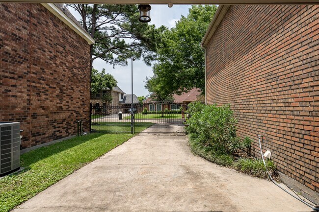 Building Photo - 14207 Vista Mar Cir